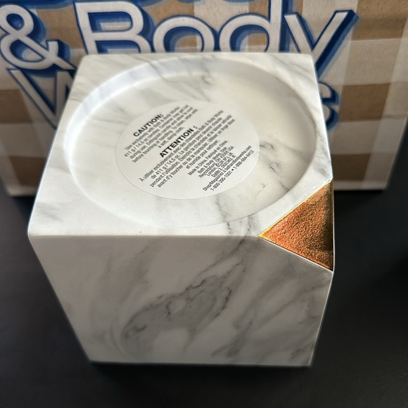 Bath & body works 3 wick candle holder - Picture 5 of 5